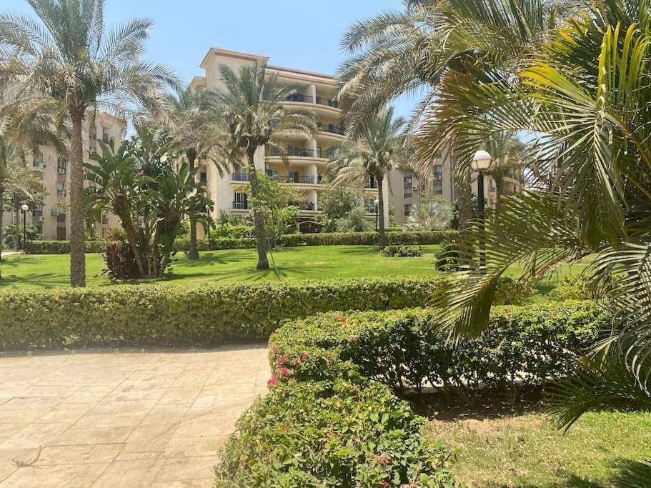 Апартаменти Elegant And Spacious Luxury In Al Rehab Gated Community, New *