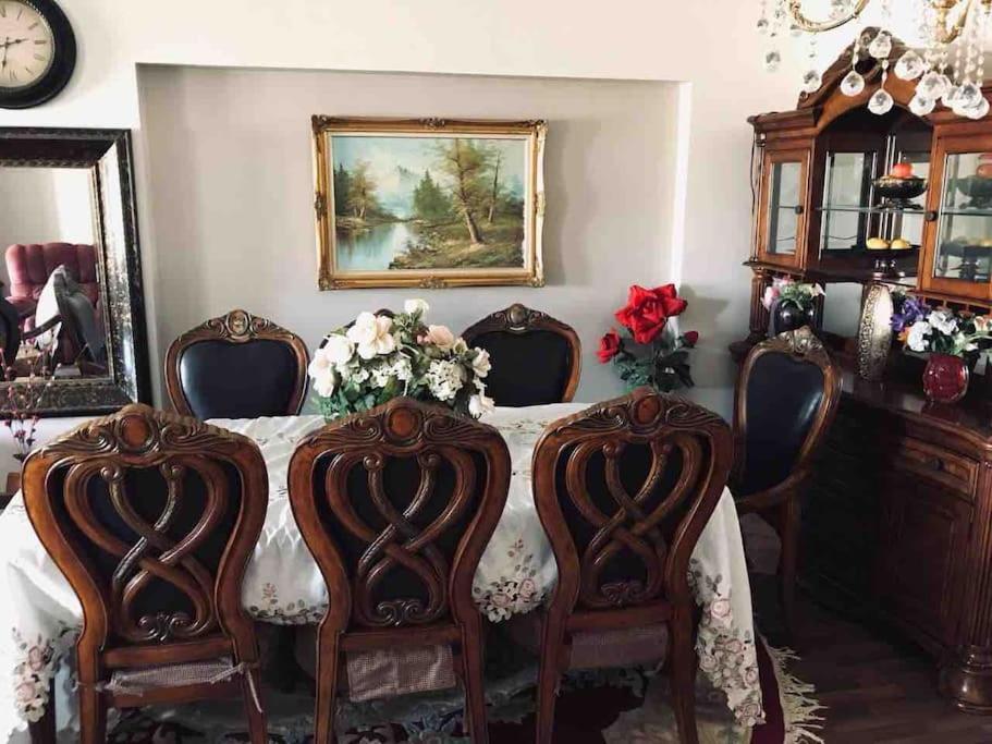 Appartamento Elegant And Spacious Luxury In Al Rehab Gated Community, New