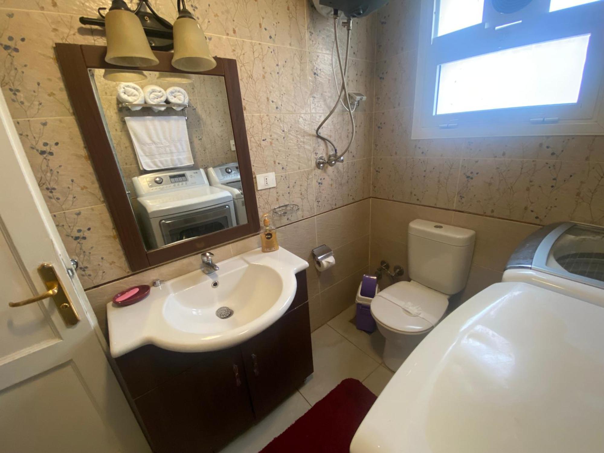 Elegant And Spacious Luxury In Al Rehab Gated Community, New Апартаменти Каїр